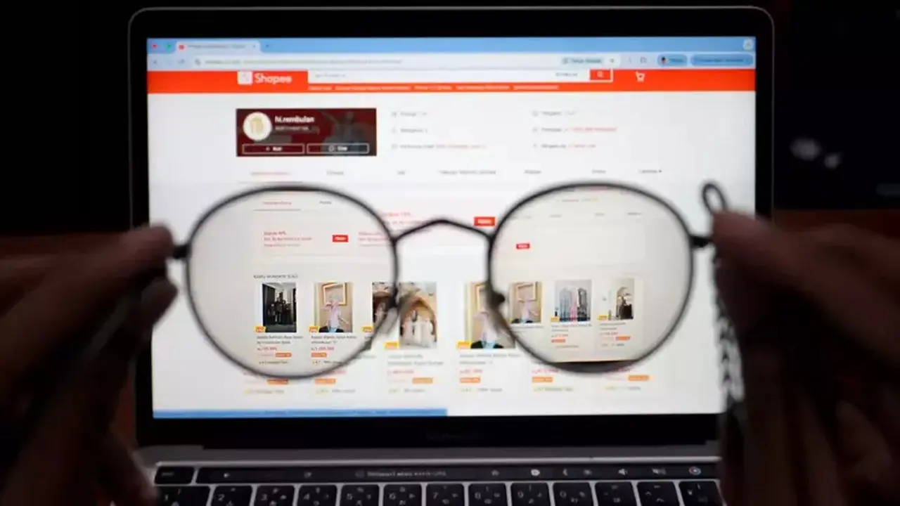 Bisnis Pakaian Preloved: Peluang Ekonomi Digital Generasi Z