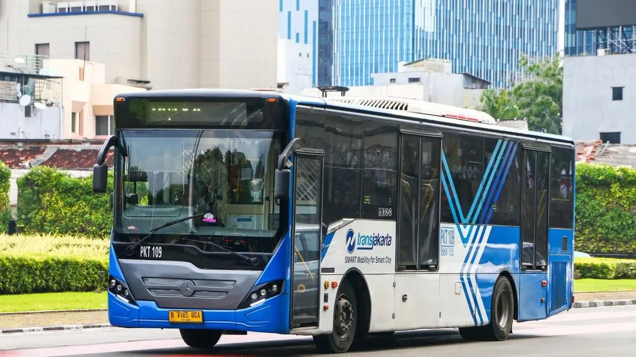 Demo di Depan DPR, Rute Transjakarta Dialihkan Sementara