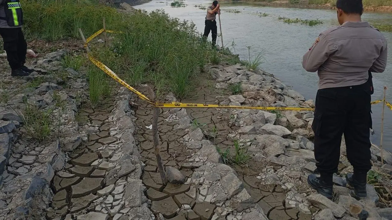 Geger Penemuan Kerangka Manusia di Pinggir Sungai Citarum Bekasi