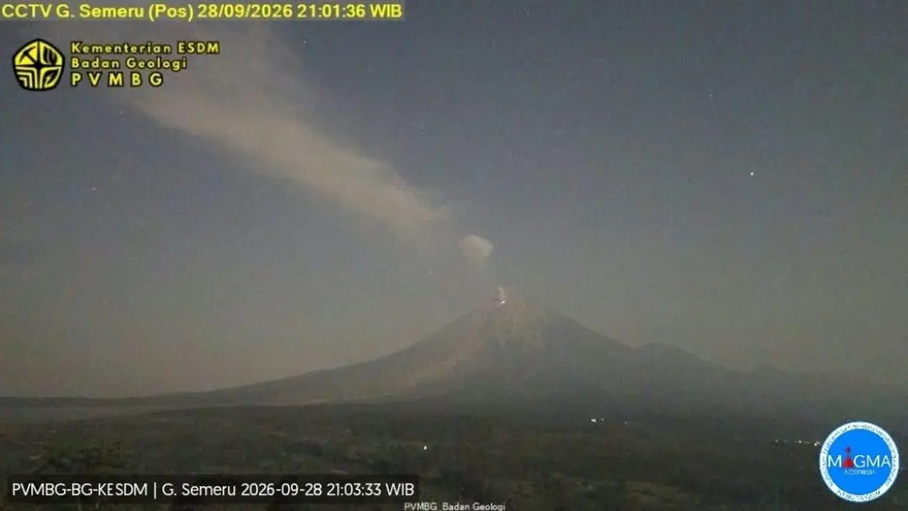 Gunung Semeru Erupsi Lagi, Dentuman Keras Terdengar di Malam Hari