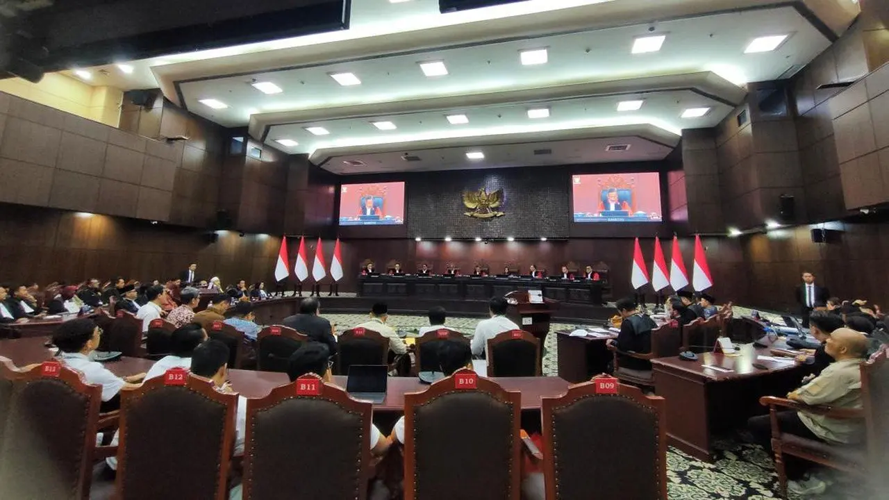Hakim MK Pertanyakan Aturan PKPU Syarat Ijazah Pencalonan Gibran