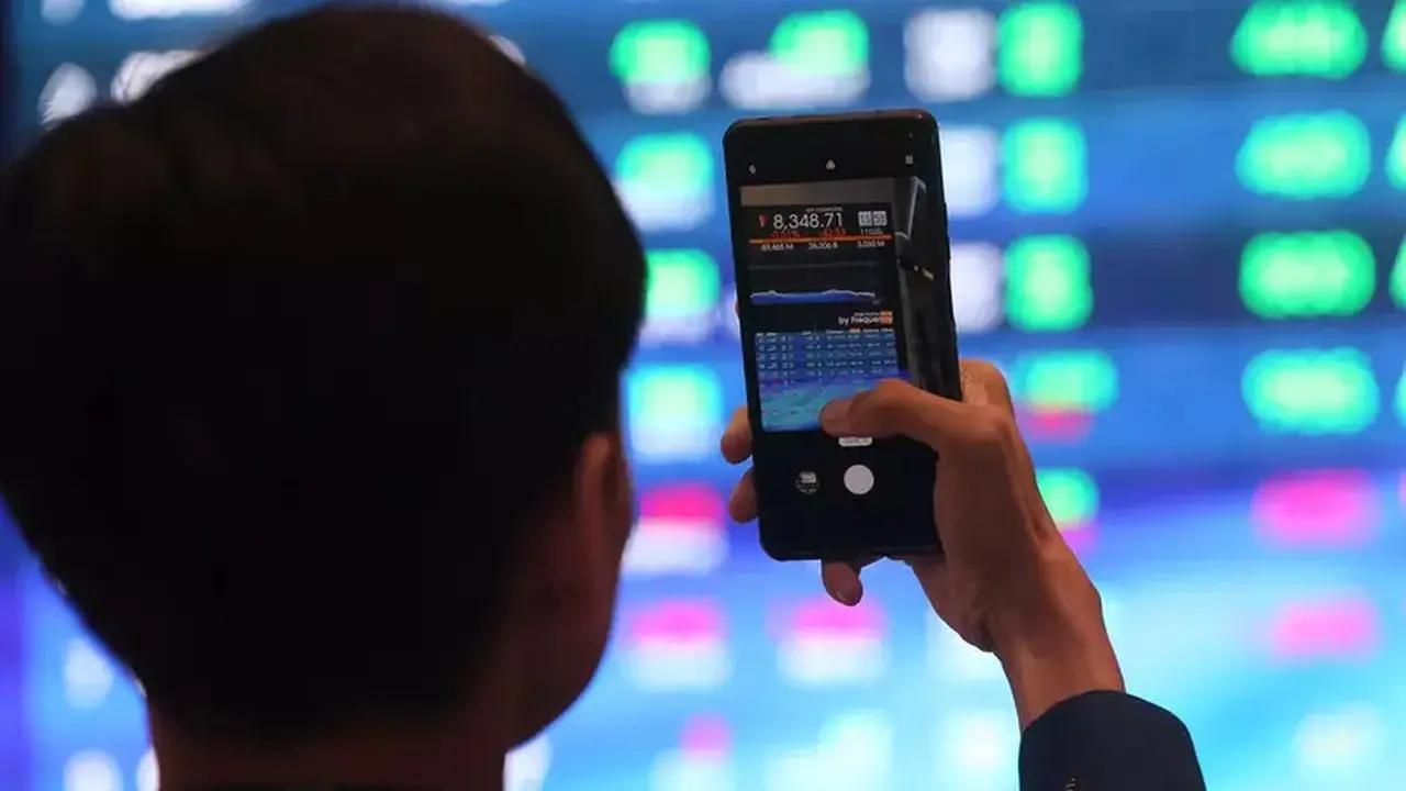 IHSG Di Ambang 6.000, Phintraco Sekuritas Ungkap 6 Saham Potensial Cuan