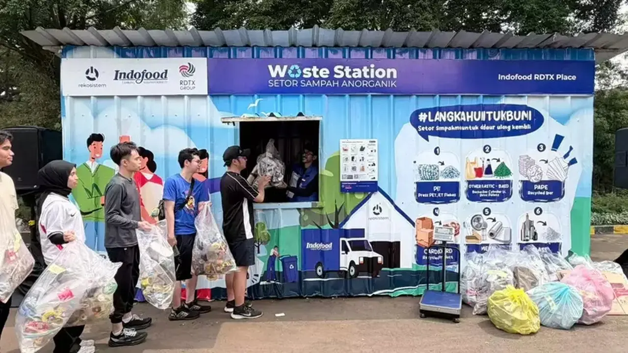 Indofood dan Rekosistem Perluas Akses Pemilahan Sampah Lewat "Waste Station"