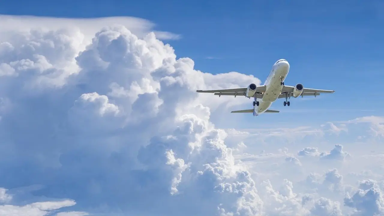 Kecelakaan Maut Aeroflot: Kelalaian Pilot Biarkan Anak Kendalikan Pesawat
