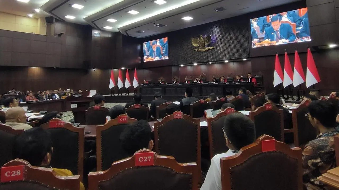 MK Gelar Sidang Pembuktian Syarat Pendidikan Gibran Malam Ini