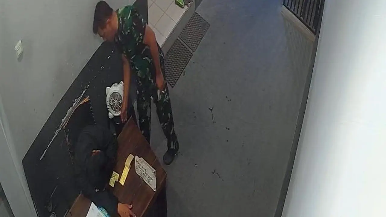 Pecatan TNI Berbaju Loreng Curi Ponsel di SPBU Sulsel, Tak Ditahan Kodim