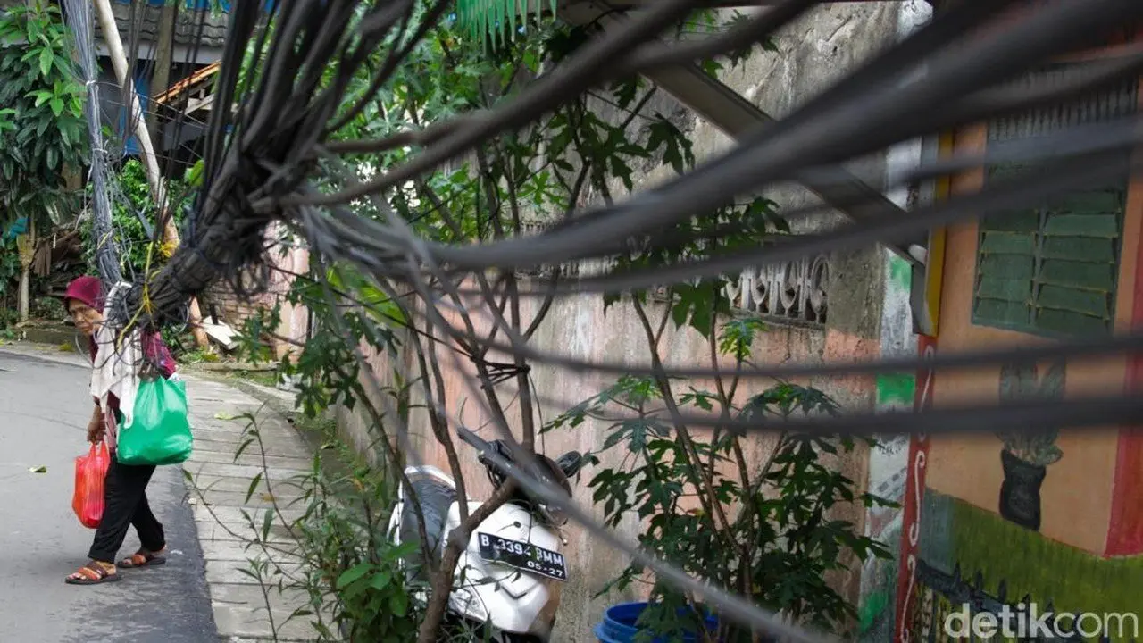 Penataan Kabel Semrawut di Jakarta: Pemprov DKI Lakukan Patroli Rutin Tiap Pekan