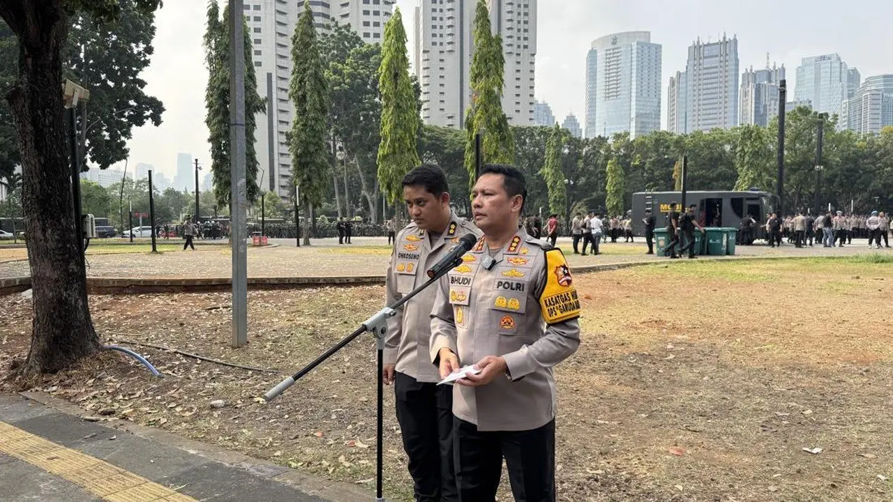 Ribuan Personel Gabungan Amankan Demo Buruh di Gedung DPR