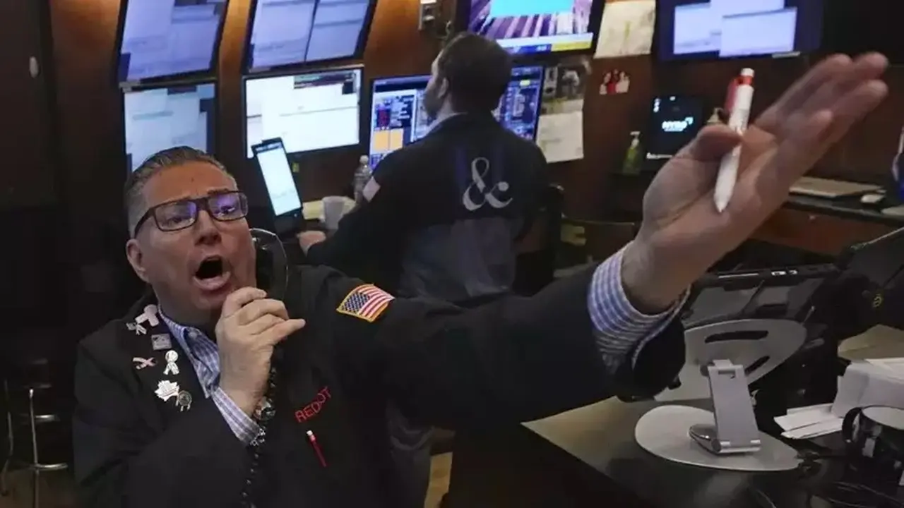 Saham Wall Street Anjlok Akibat Lonjakan Imbal Hasil Obligasi AS