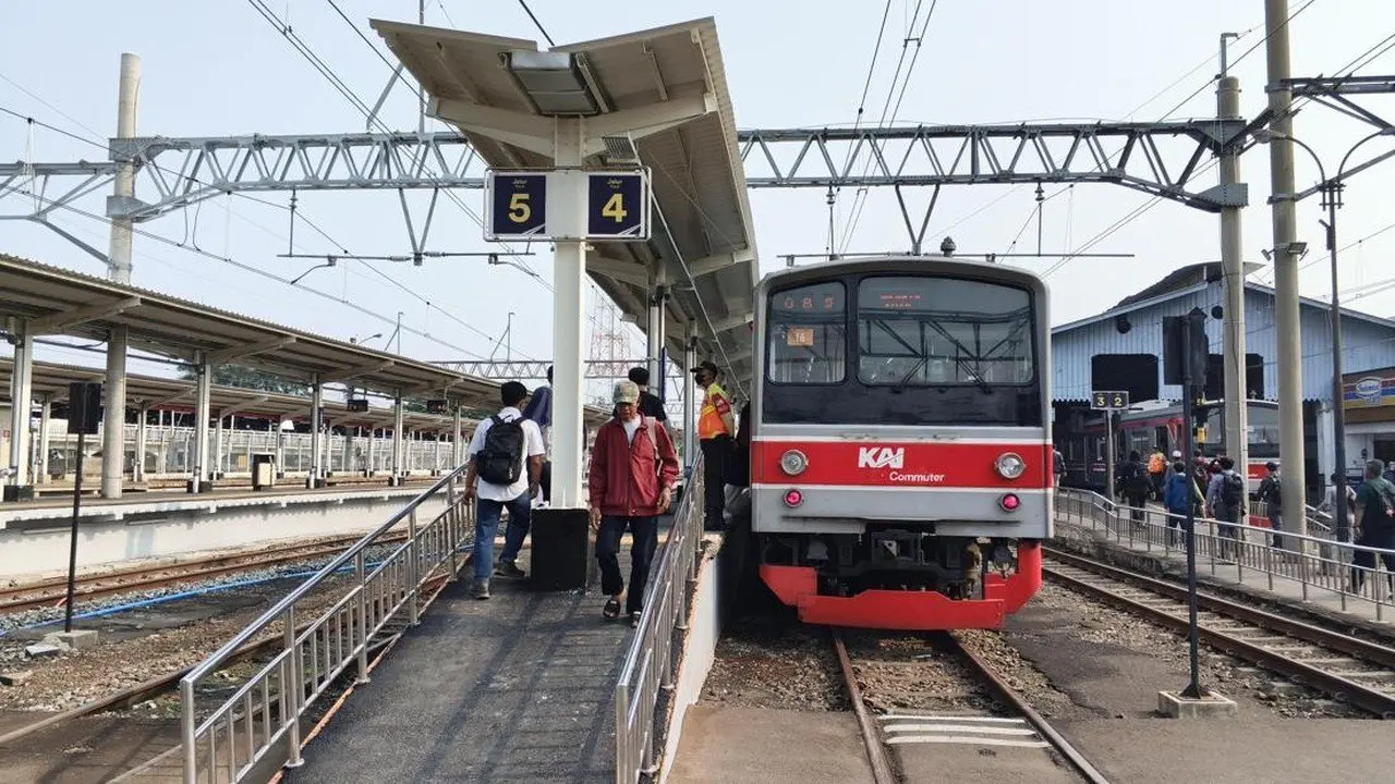 Stasiun Bogor: Peron 4-5 Kembali Beroperasi dengan Kanopi Baru
