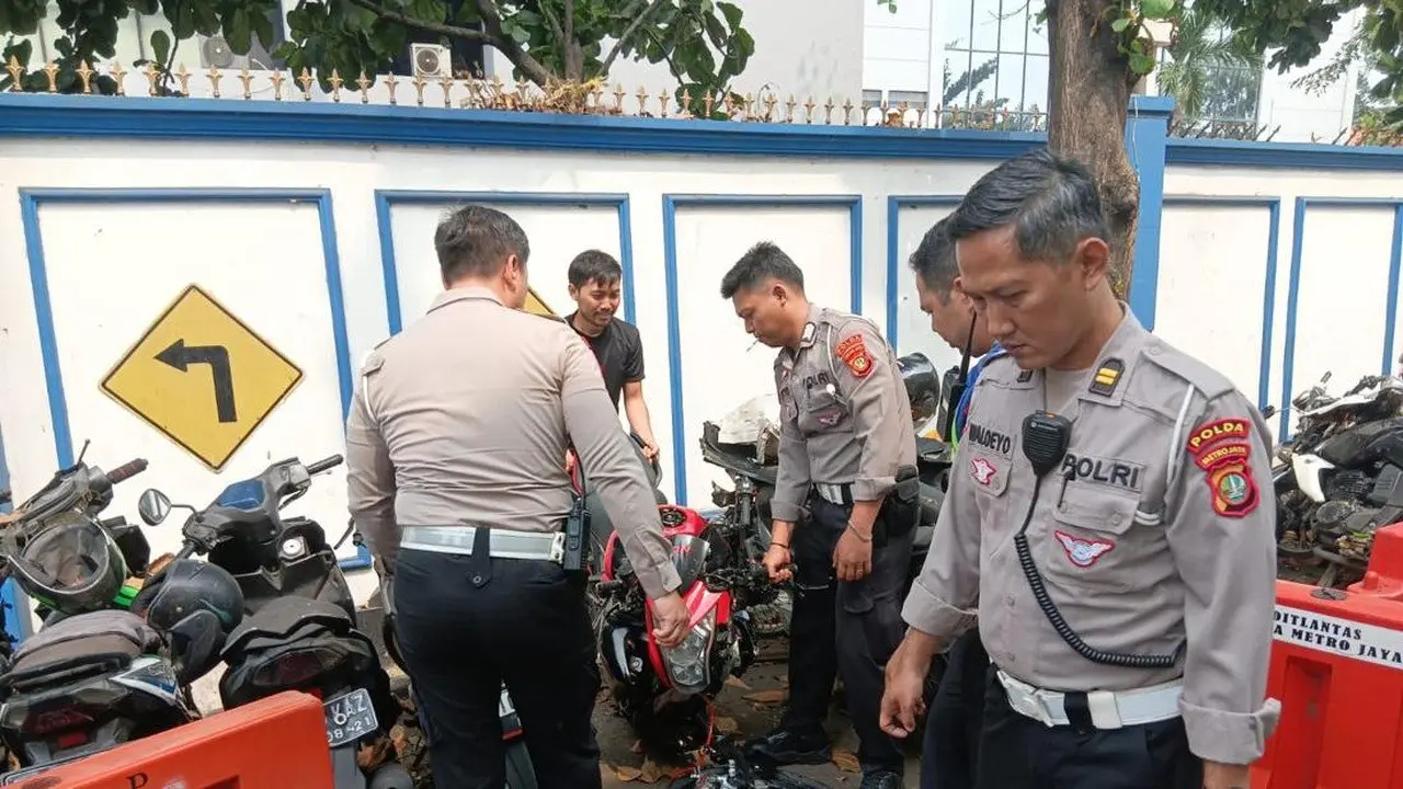Tabrakan Maut di Senayan: Pengendara Pelajar Gagal Kendalikan Motor