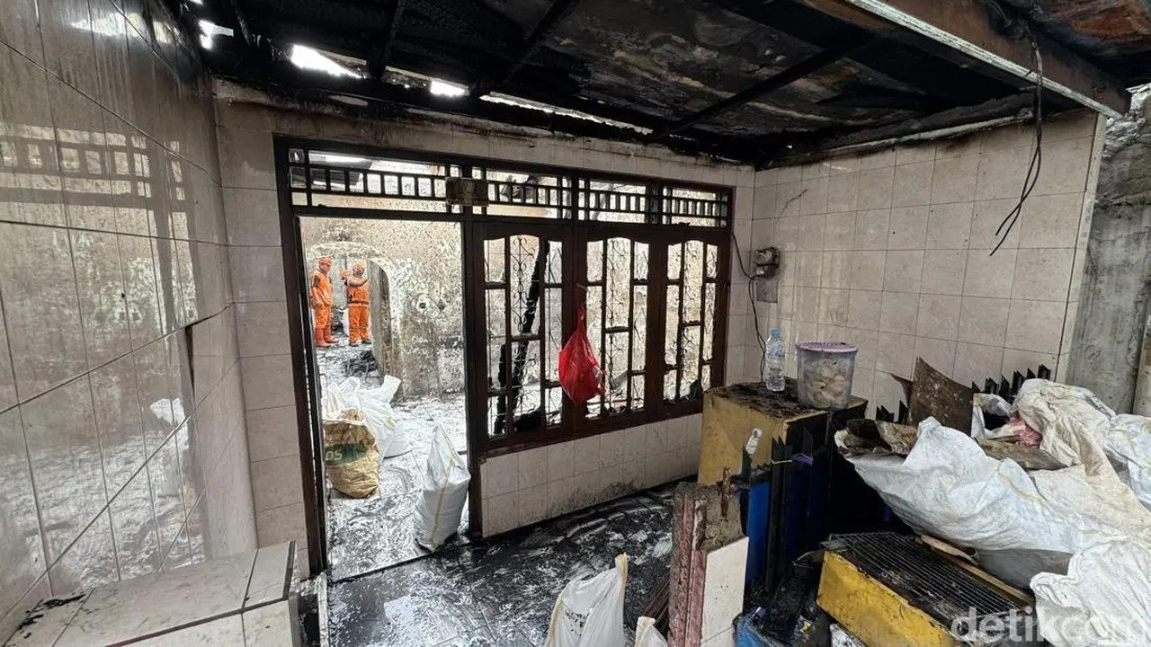 Tiga Rumah di Tanah Abang Ludes Terbakar, 7 Keluarga Mengungsi