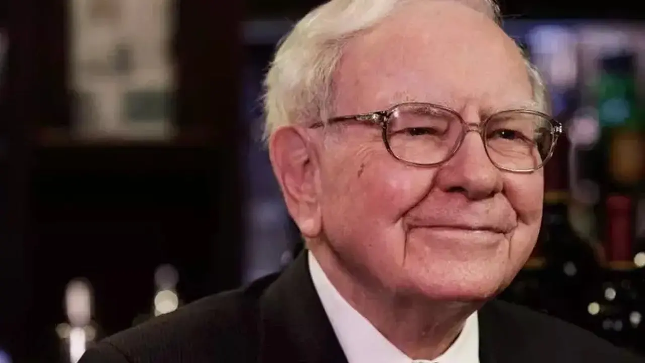 Warren Buffett: 14 Kiat Membangun Kekayaan dengan Hidup Sederhana