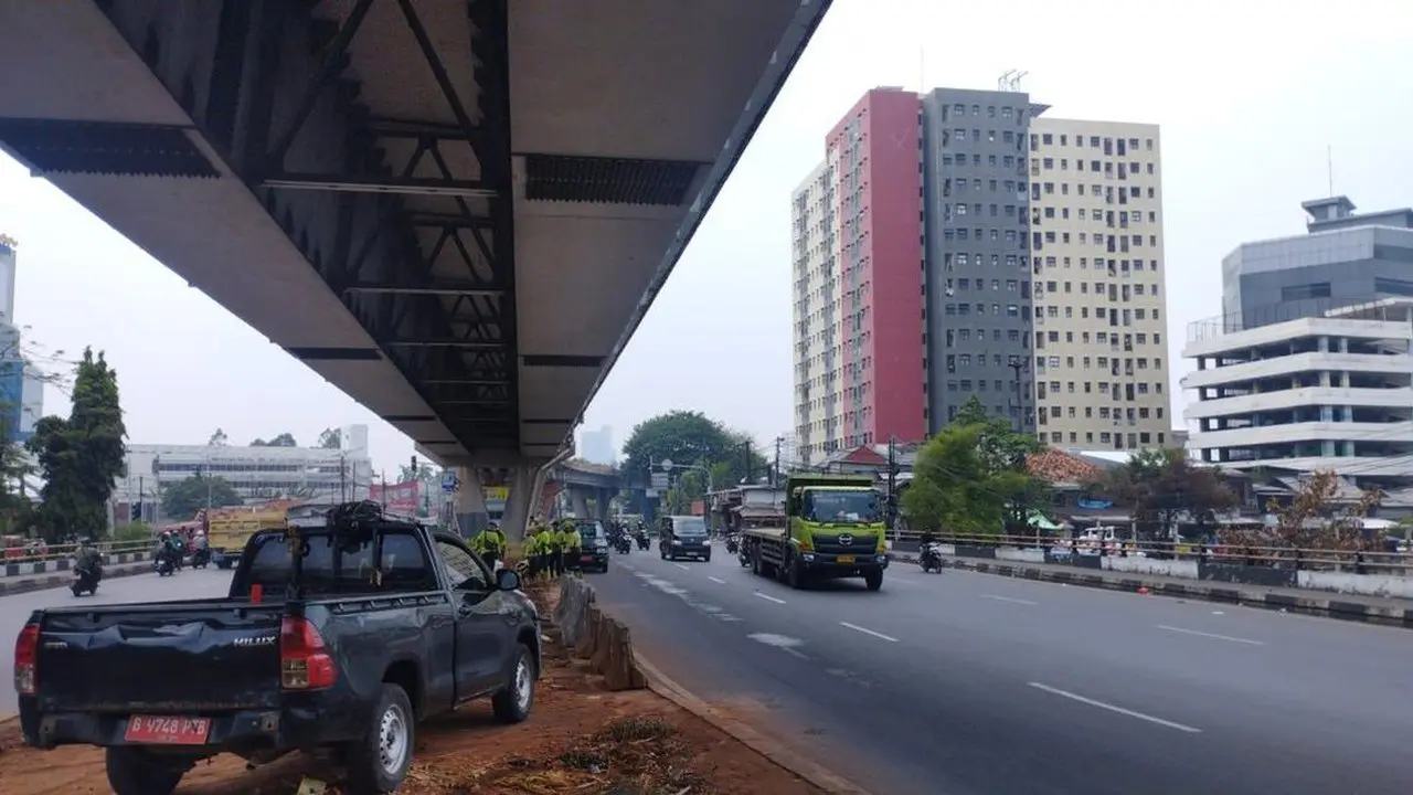 Barrier Beton di Bawah Flyover Pesing Tak Sepenuhnya Efektif Cegah Pemotor Nekat