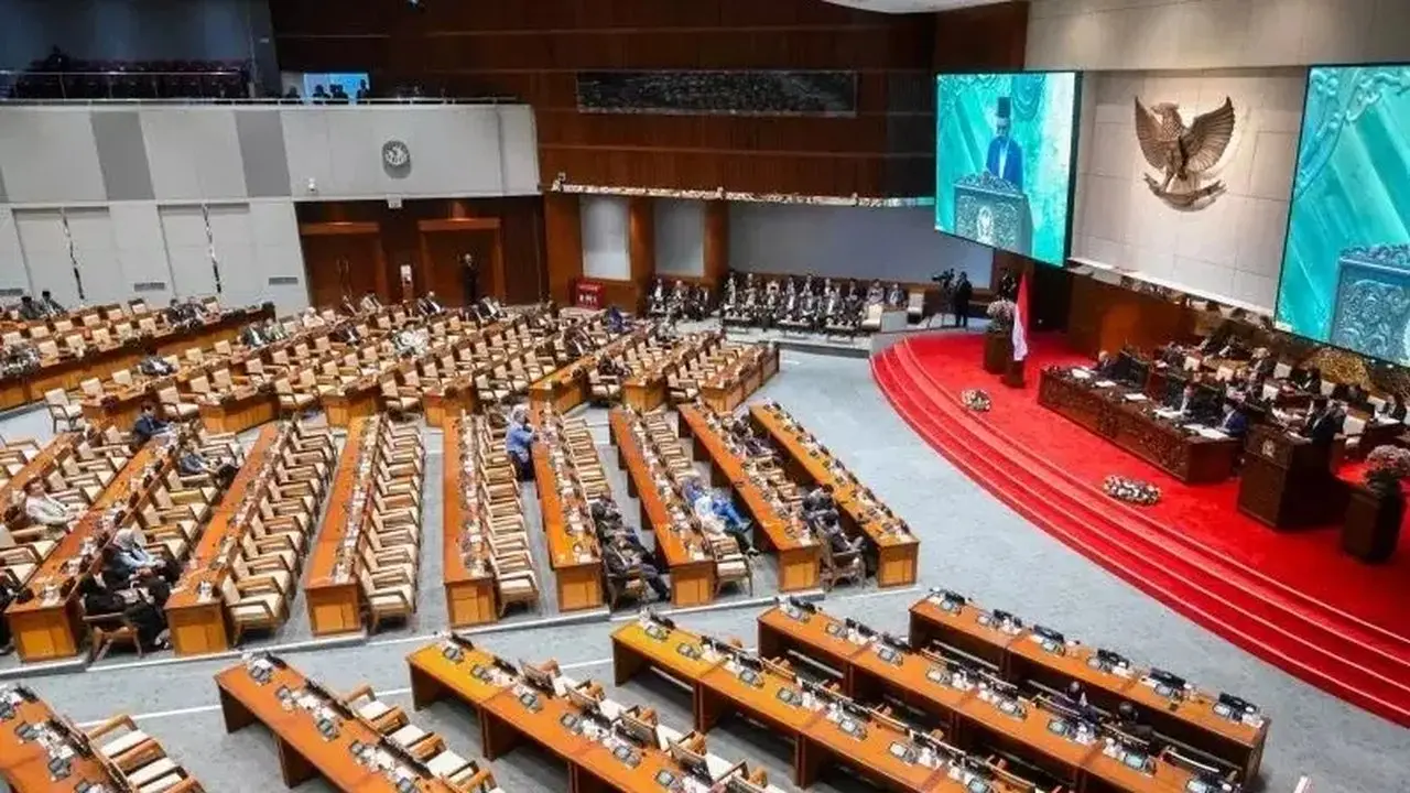DPR Sahkan UU Pelindungan Ketenagakerjaan, Pisahkan Kluster dari UU Cipta Kerja