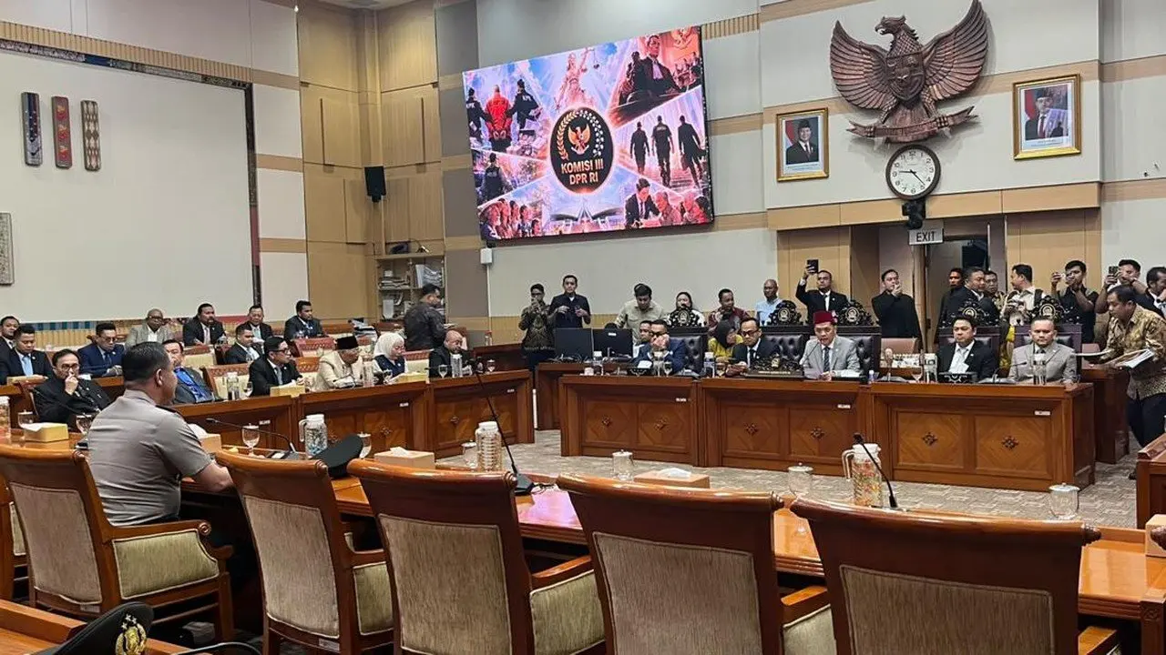 DPR Terima Surat Presiden untuk Calon Kapolri Baru, Komjen Suyudi Ario Seto Jalani Uji Kelayakan