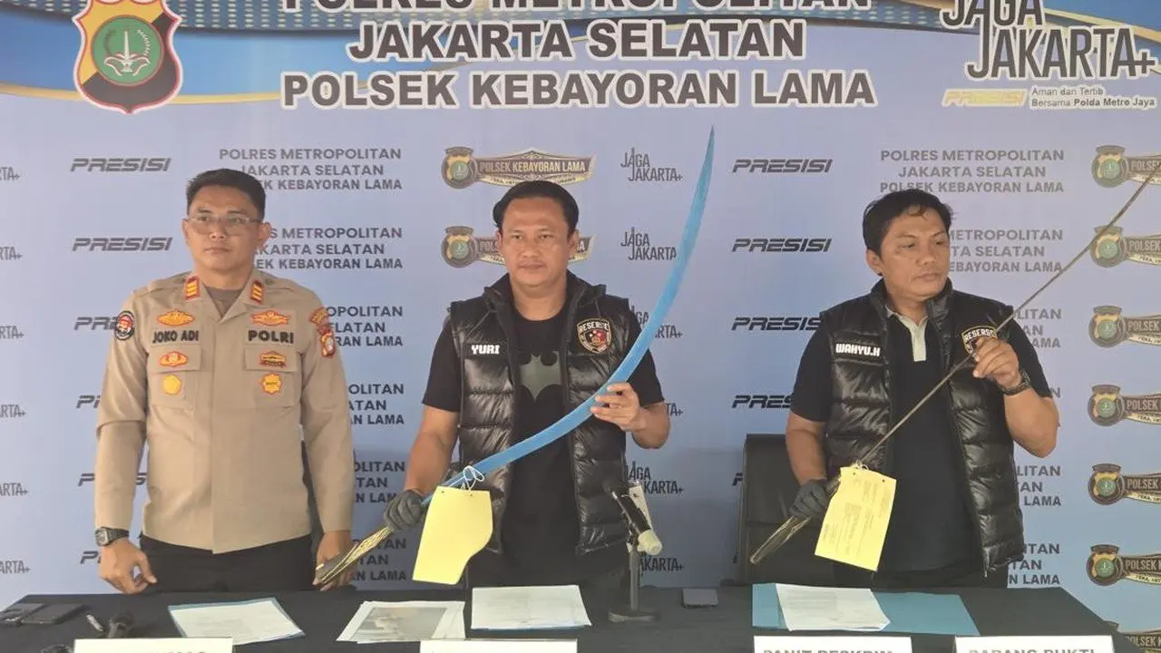 Dua Pemuda Ditangkap di Jaksel Bawa Celurit, Polisi Luruskan Dugaan Begal