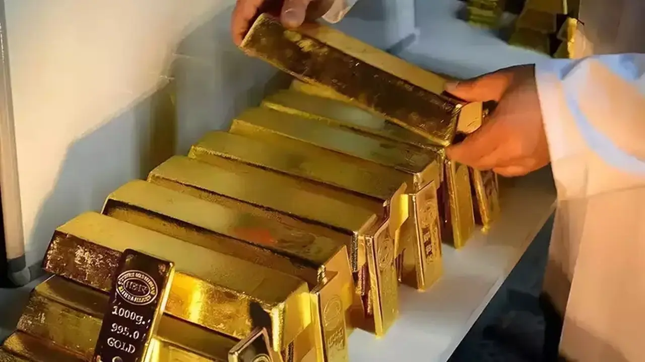 Emas Rusia Membanjiri Hong Kong, Ubah Peta Perdagangan Global Akibat Sanksi Barat