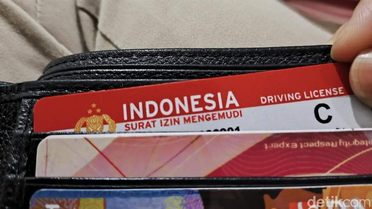 Gubernur DKI Targetkan SIM, STNK, dan Paspor Bisa Dicetak di Mal Pelayanan Publik