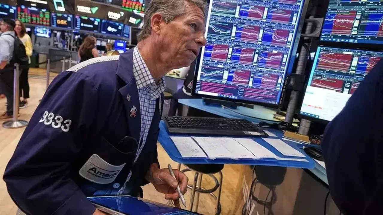 Inflasi AS Mendingin, Wall Street Bergerak Lesu Dipicu Kenaikan Yield Obligasi