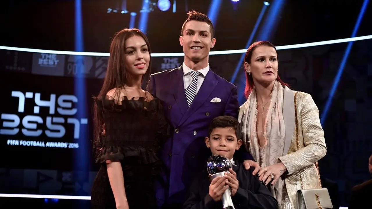 Kakak Cristiano Ronaldo Bela Sang Adik yang Tinggalkan Kamp Timnas Portugal