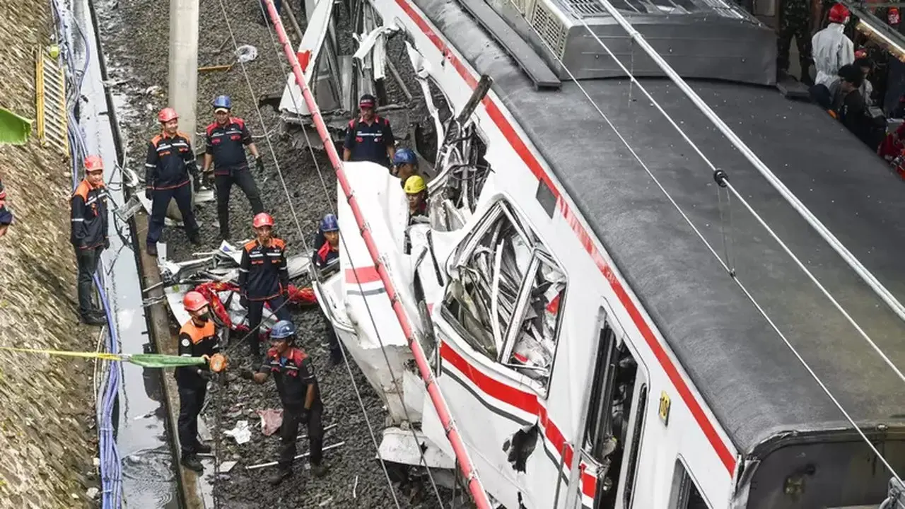KNKT Ungkap 6 Faktor Penyebab Tabrakan Kereta di Bekasi Timur