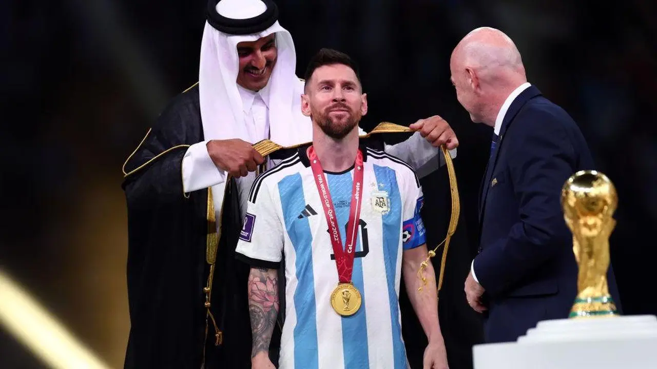 Lionel Messi Dianugerahi Gelar Kehormatan Universitas Buenos Aires