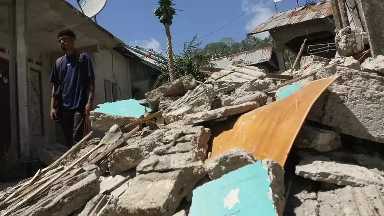 OJK Beri Kelonggaran Kredit Tiga Tahun untuk Korban Gempa NTT