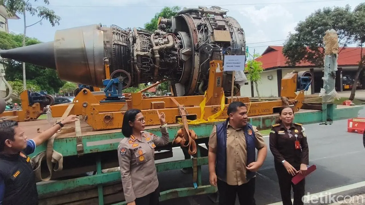 Polda Kepri Tangkap Sindikat Impor Mesin Pesawat Bekas Rp 30 Miliar
