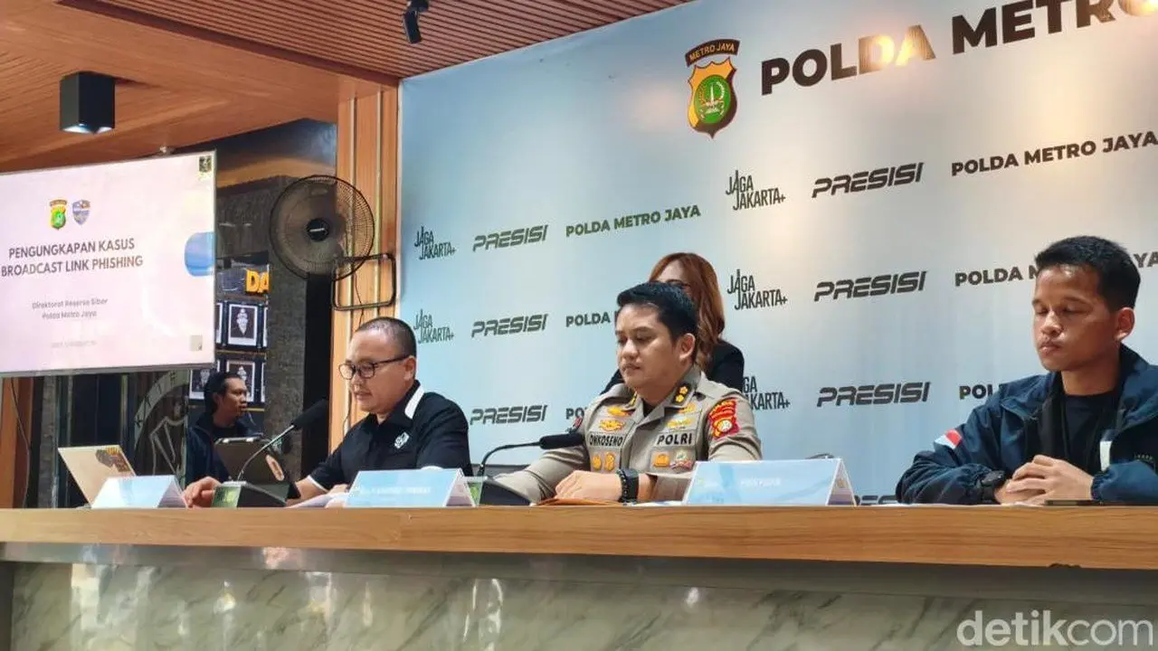Polda Metro Ungkap Sindikat Pembobol Kartu Kredit Berkedok Promo SMS