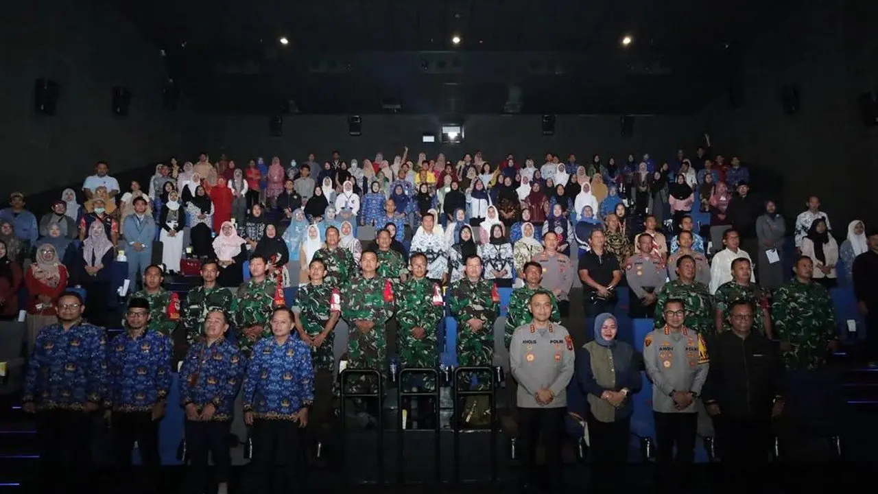 Polres Bekasi Kota Gelar Nobar Film 'Jangan Buang Ibu' untuk Perkuat Karakter Pelajar