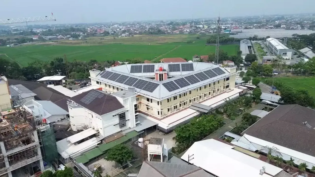 RS Mardi Rahayu Pasang PLTS Atap 416 kWp untuk Efisiensi Energi