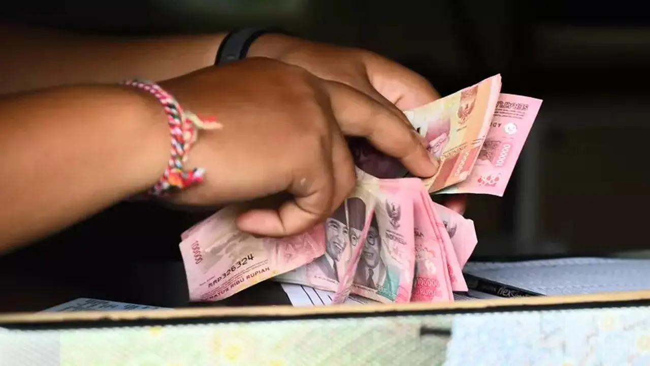 Rupiah Menguat ke Rp 17.899 per Dolar AS di Tengah Data Ekonomi AS yang Melandai