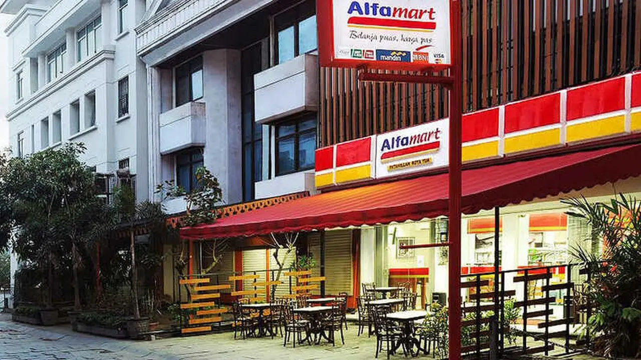 Saham Alfamart (AMRT) Tertekan, Valuasi Menarik Seiring Pembagian Dividen