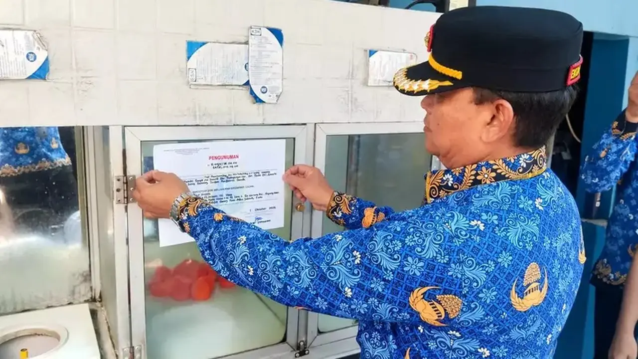 Satpol PP DKI Jakarta Tegas Tutup 18 Depot Air Minum Tak Sesuai Standar