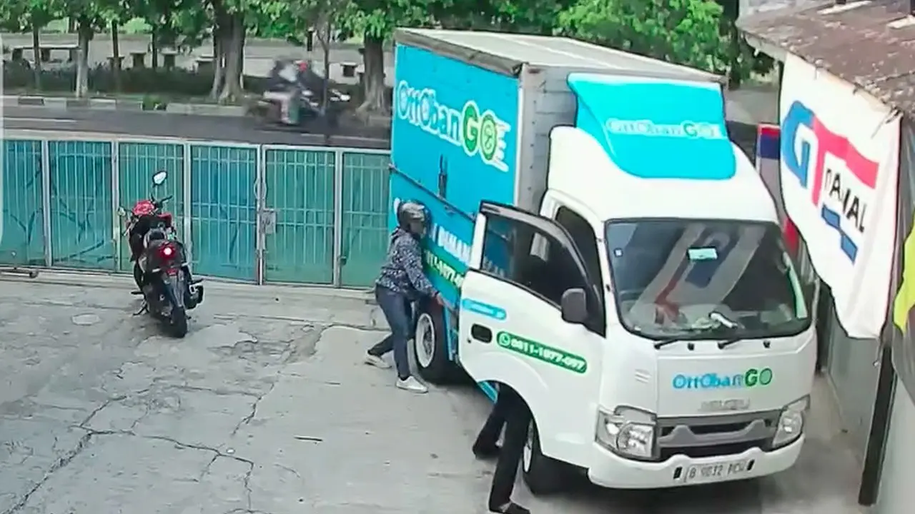 Truk Servis Ban Keliling Hilang Misterius di Duren Sawit, Polisi Selidiki